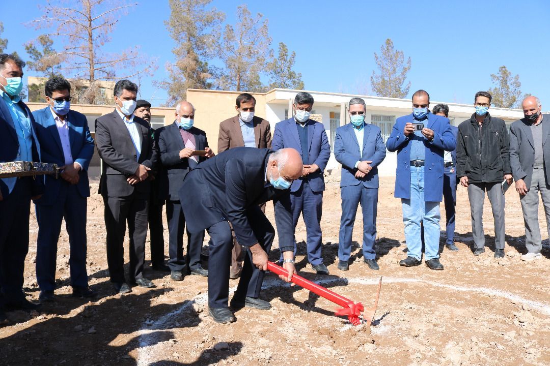 آئین خشت‌گذاری آموزشگاه خیّری امام رضا (ع) در صدرآباد برگزار شد