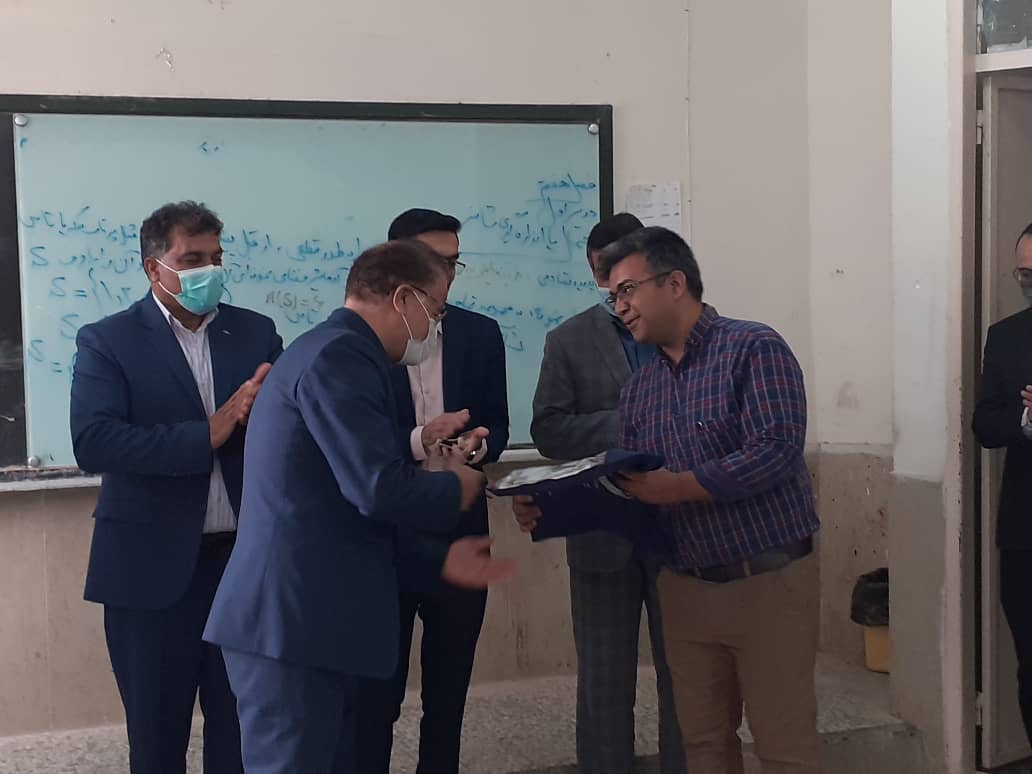 مدیر امور آبفا شهرستان اشکذر از معلمان مدارس این شهرستان تقدیر کرد