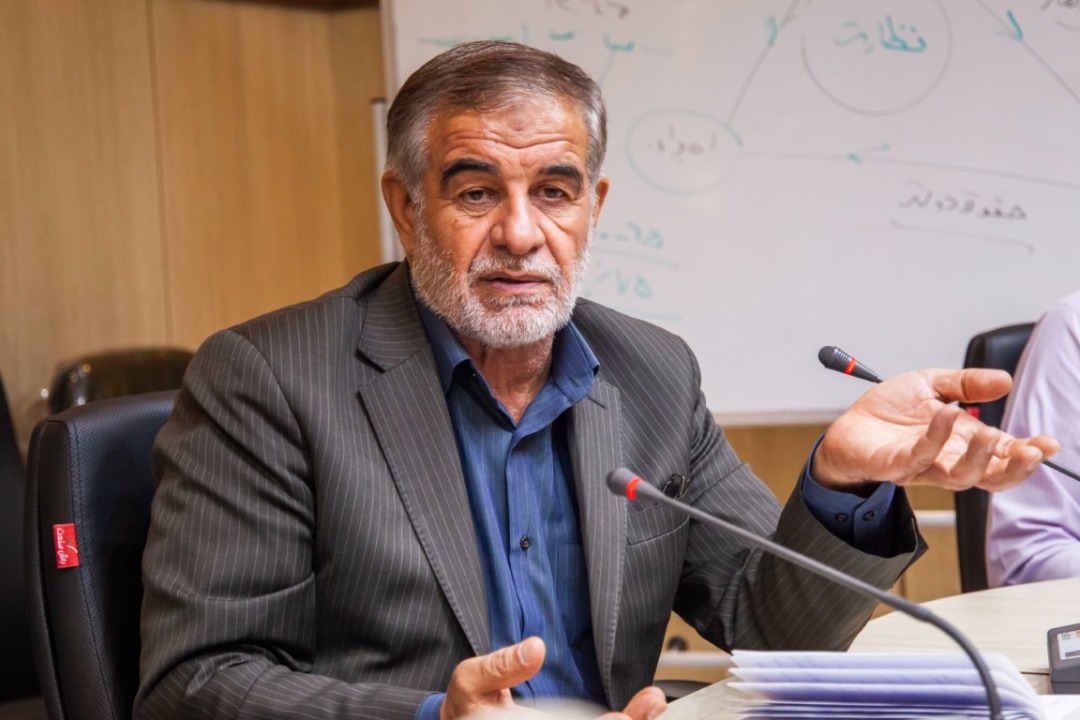 چرا بعد از برپا شدن صنایع آلاینده در استان یزد به آن مجوز داده می‌شود؟