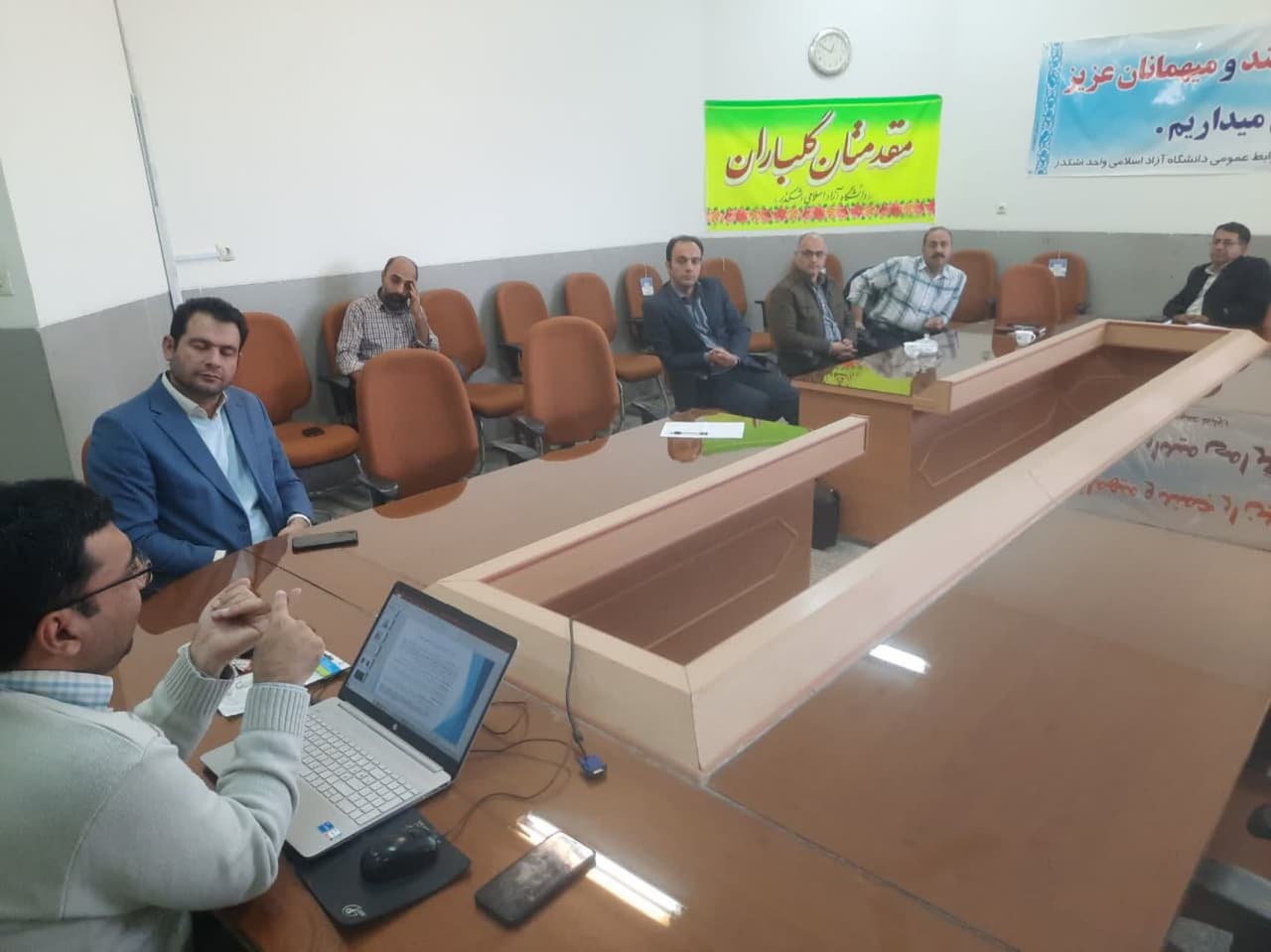برگزاری نشست هم اندیشی با محوریت زن و خانواده در دانشگاه آزاد اسلامی واحد اشکذر