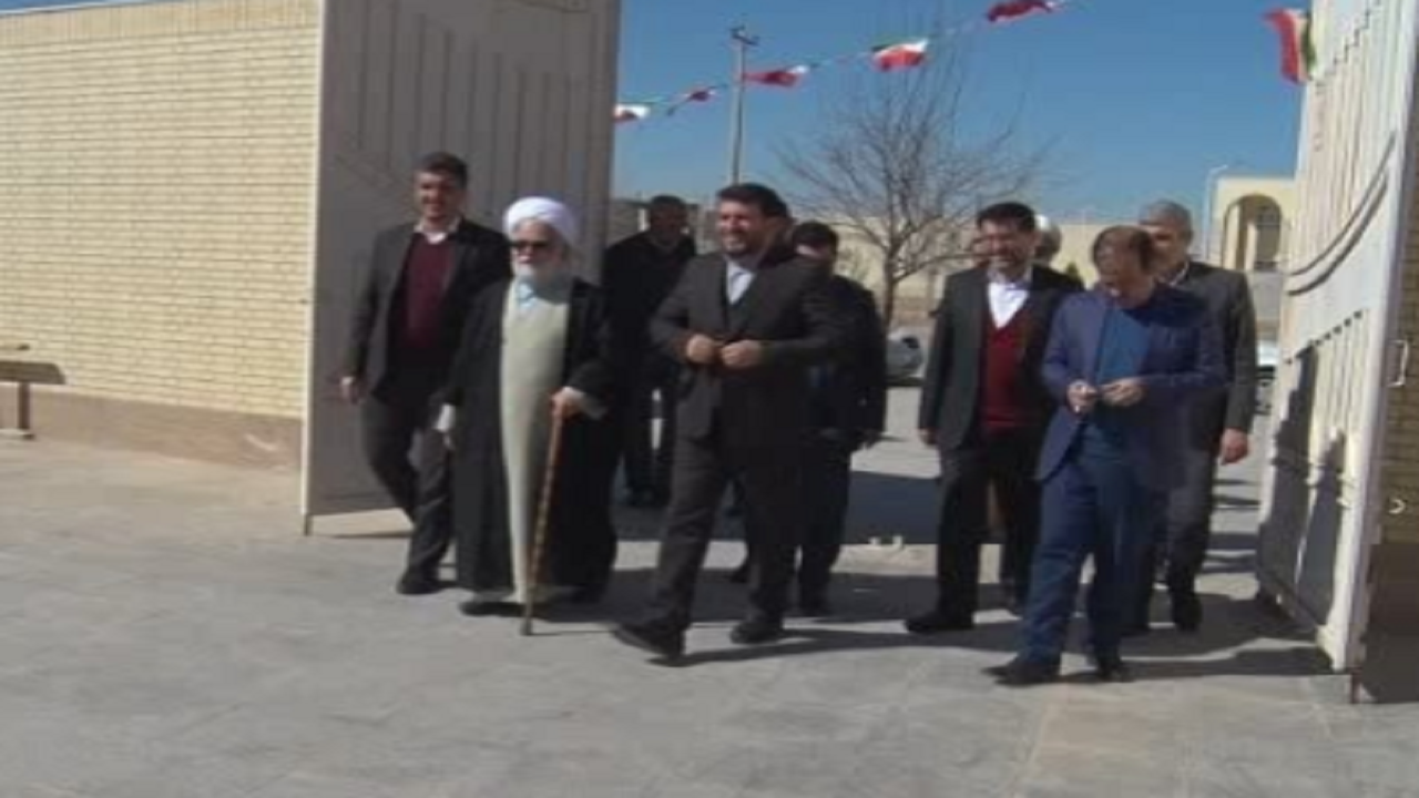 بازدید استاندار یزد از مرکز نگهداری کودکان بی سرپرست در اشکذر
