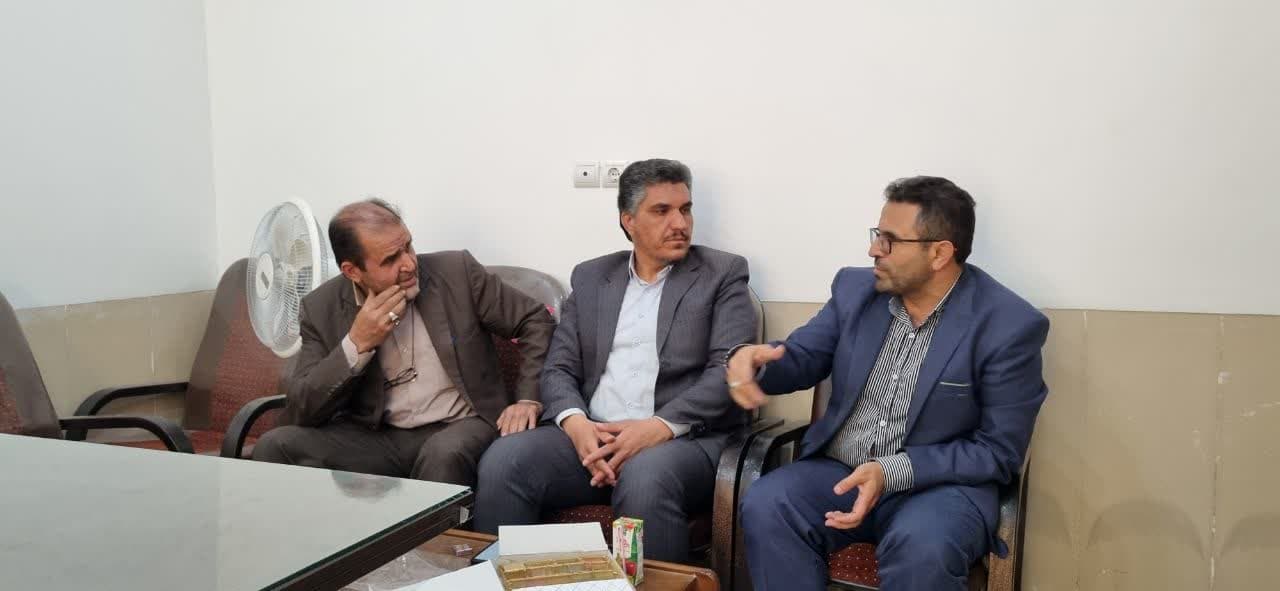 بازدید فرماندار اشکذر از روند جانمایی قطعات متقاضیان طرح نهضت ملی مسکن