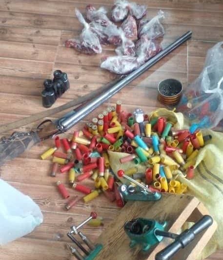 شکارچی متخلف در شهرستان اشکذر در دام قانون گرفتار شد