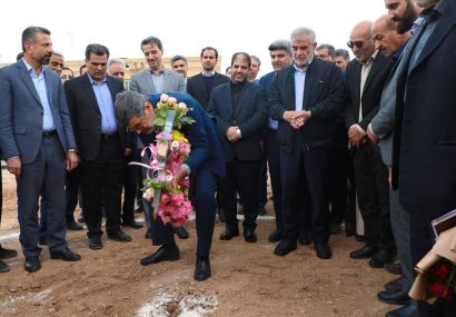 کلنگ‌زنی مجتمع خیریه اداری آموزشی در اشکذر با حضور مسئولان استان