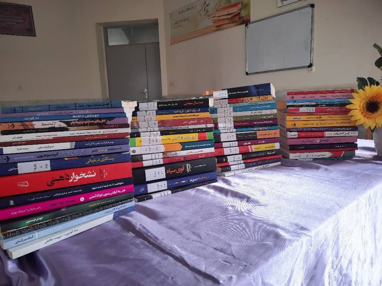 اهدای ۲۰۰ جلد کتاب به کتابخانه‌های عمومی شهرستان اشکذر