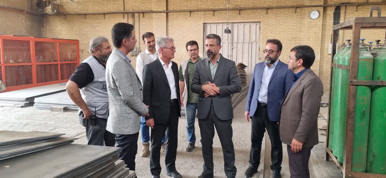  بازدید فرماندار اشکذر از چهار واحد تولیدی در قالب برنامه پنجشنبه‌های صنعتی