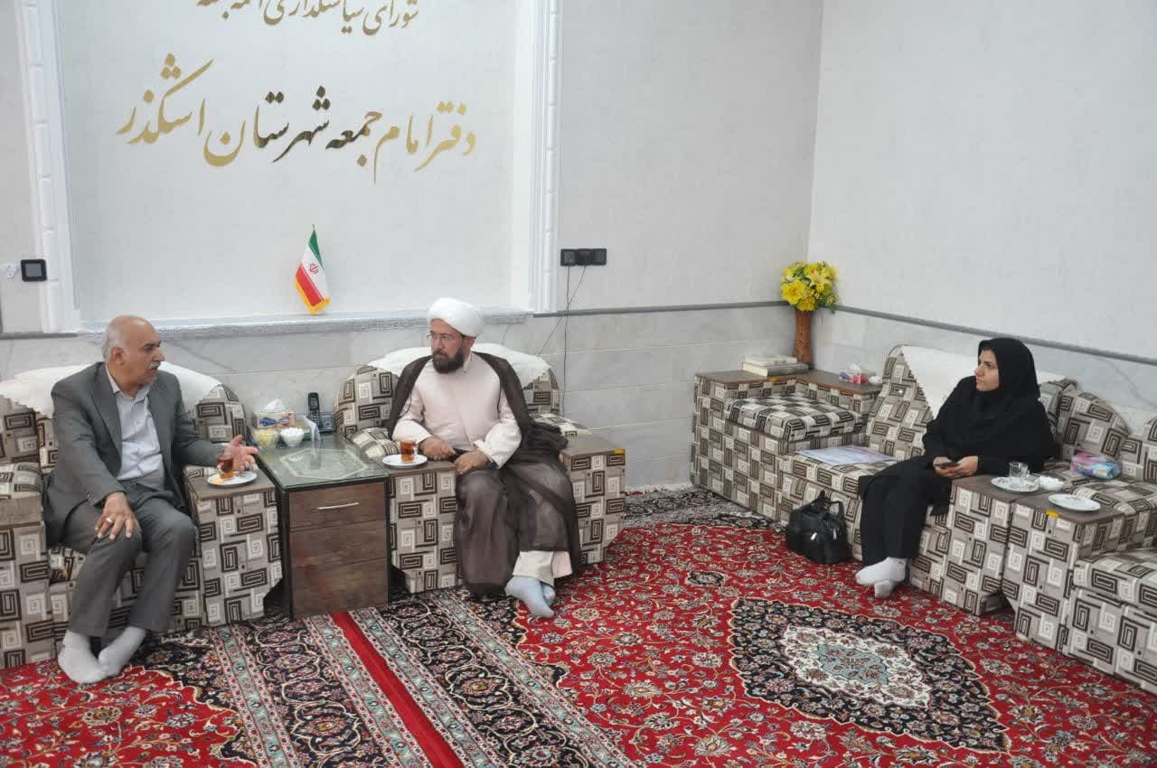 دیدار رئیس مرکز تحقیقات ژنتیک میبد با امام جمعه اشکذر