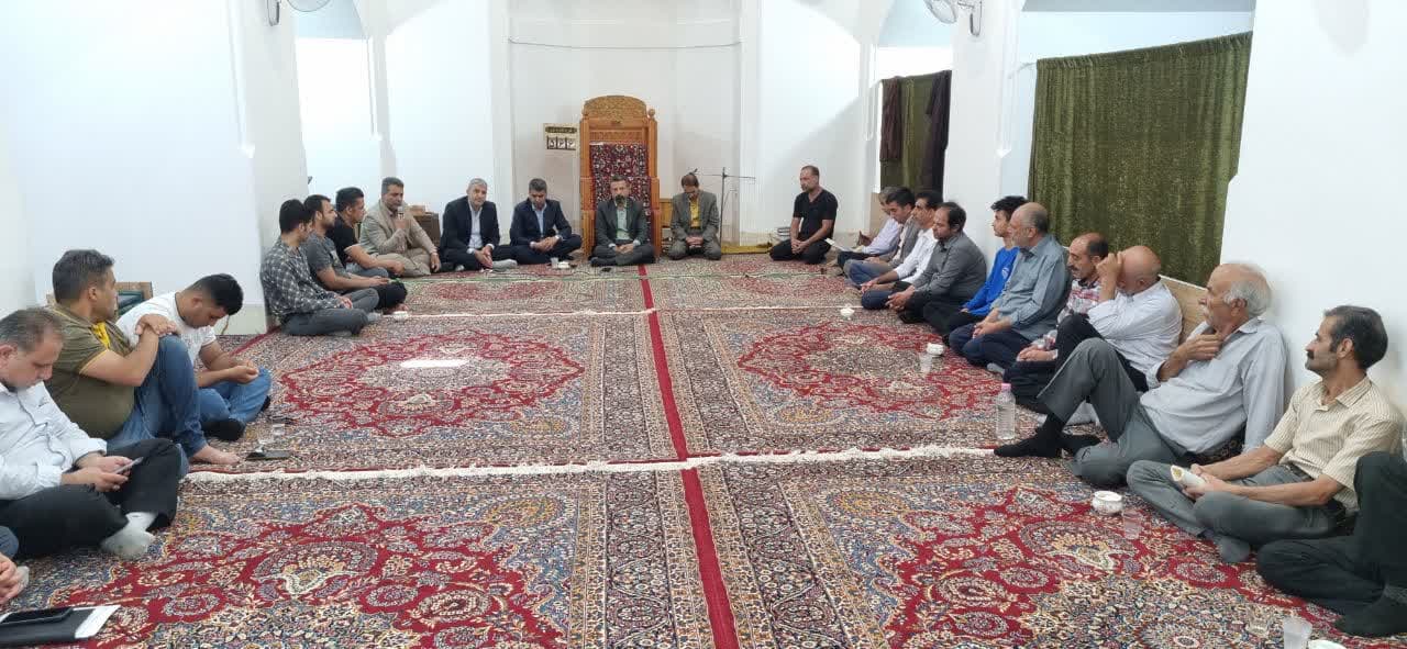 گفت‌وگوی بی‌واسطه فرماندار اشکذر با نانوایان برای حل مشکلات صنفی