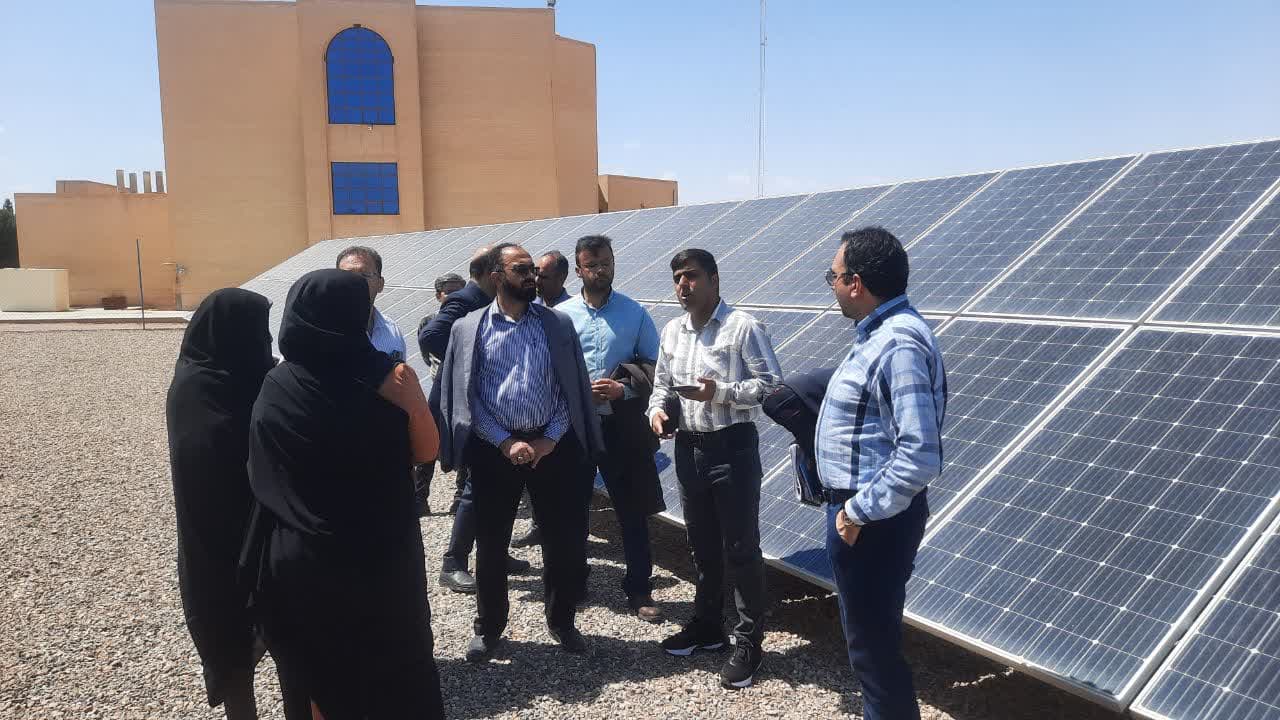 دانشگاه آزاد اسلامی اشکذر مجری دوره آموزشی طراحی و اجرای نیروگاه خورشیدی برای کارشناسان اشتغال کمیته امداد یزد