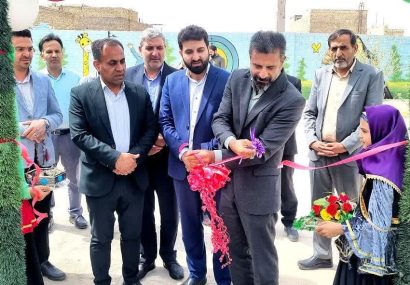  افتتاح زمین چمن مصنوعی آموزشگاه شهید دیاله شمسی رستاق همزمان با اعیاد قربان و غدیر