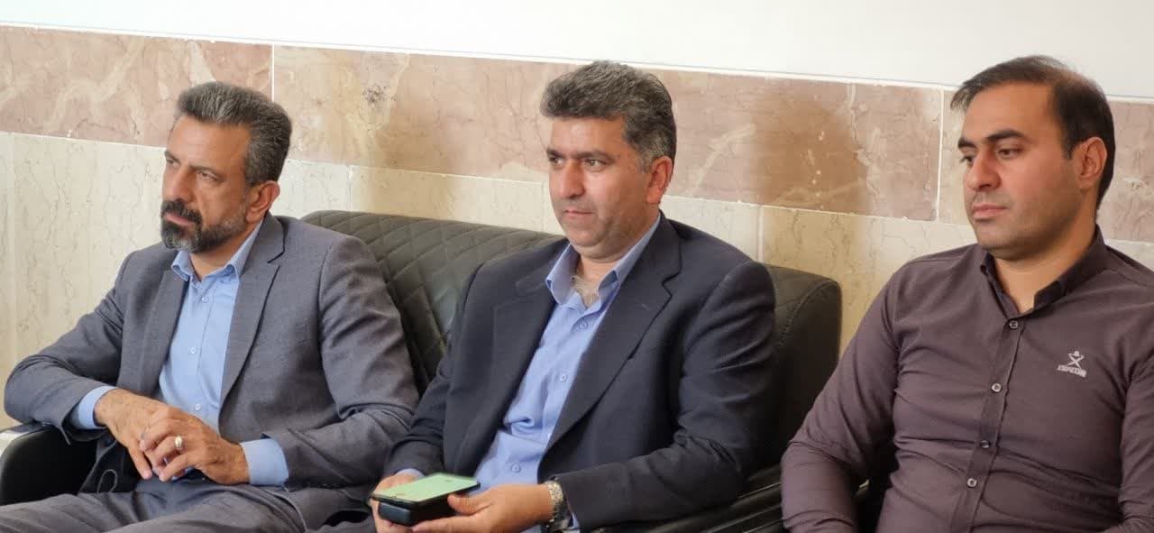 تأکید فرماندار اشکذر بر نظارت بر نان و بازار در دیدار با مدیر جهاد کشاورزی