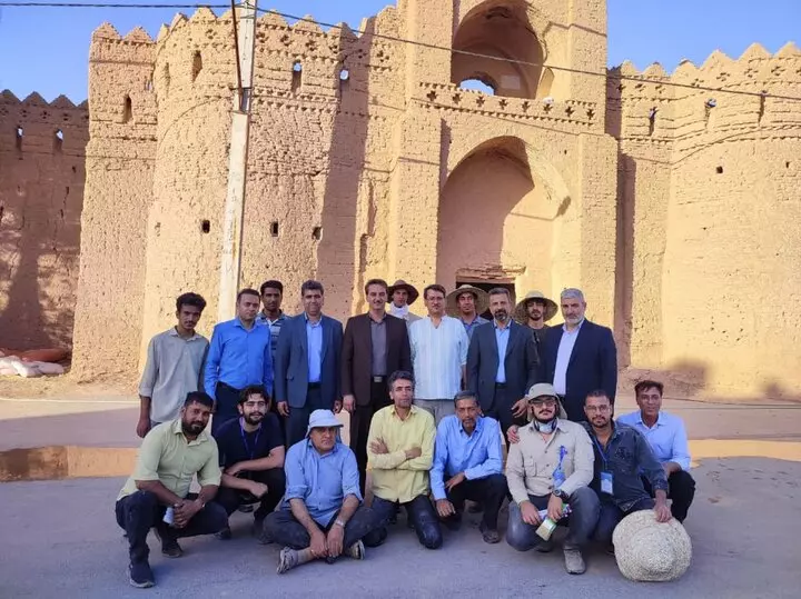 قلعه تاریخی عزآباد اشکذر در مسیر احیاء و بازسازی