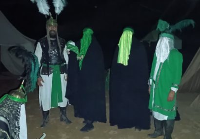 نمایش آیینی «پدر مشک»با روایت وفاداری و بصیرت علمدار کربلا در مجومرد به روی صحنه رفت