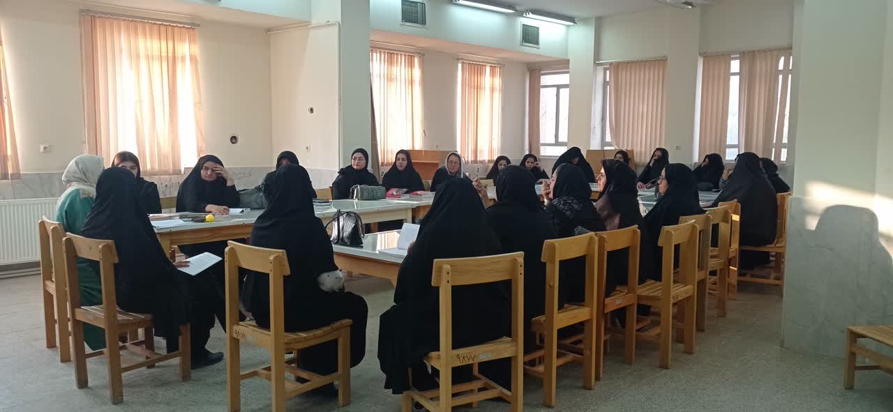 برگزاری کارگاه مدیریت کسب ‌وکار در کتابخانه عمومی امام صادق (ع) اشکذر