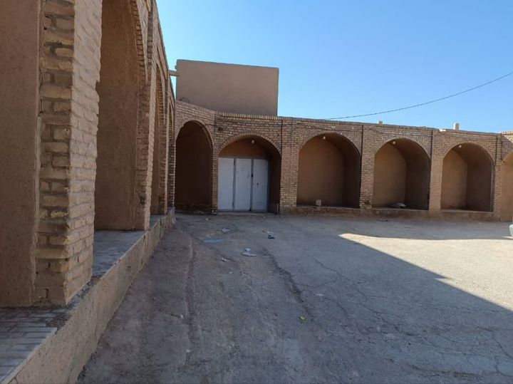 معماری قاجاری در حسینیه باغ بالا اشکذر: آشنایی با اولین حسینیه این محله