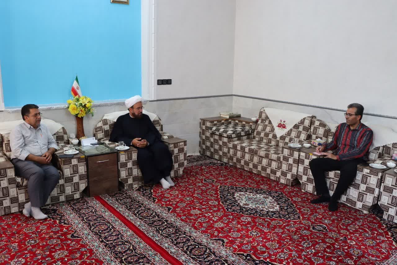 پیگیری تصویب رشته های جدید و ساخت مرکز رشد در دیدار رئیس دانشگاه آزاد اسلامی اشکذر با امام جمعه شهرستان اشکذر
