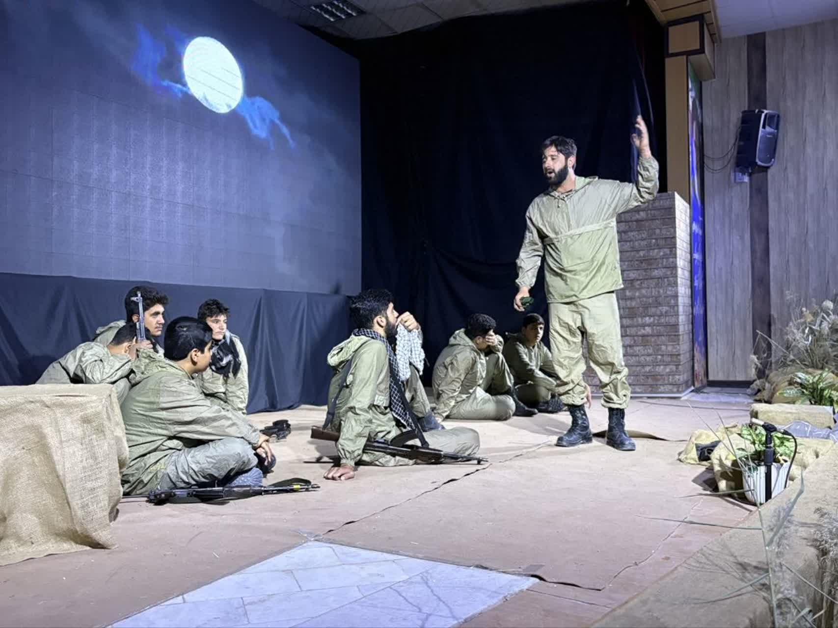 کفتربازهای مدافع ناموسِ محله و ناموسِ وطن،رسوا کننده مدیریت غیر جهادی اند