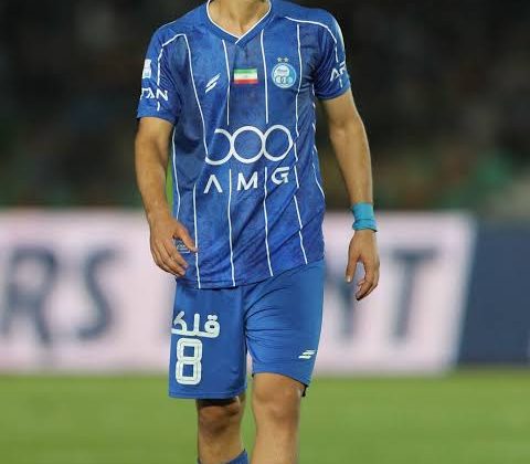 بازدید بازیکن تیم ملی فوتبال و استقلال تهران از تمرینات تیم فوتبال شهرداری اشکذر