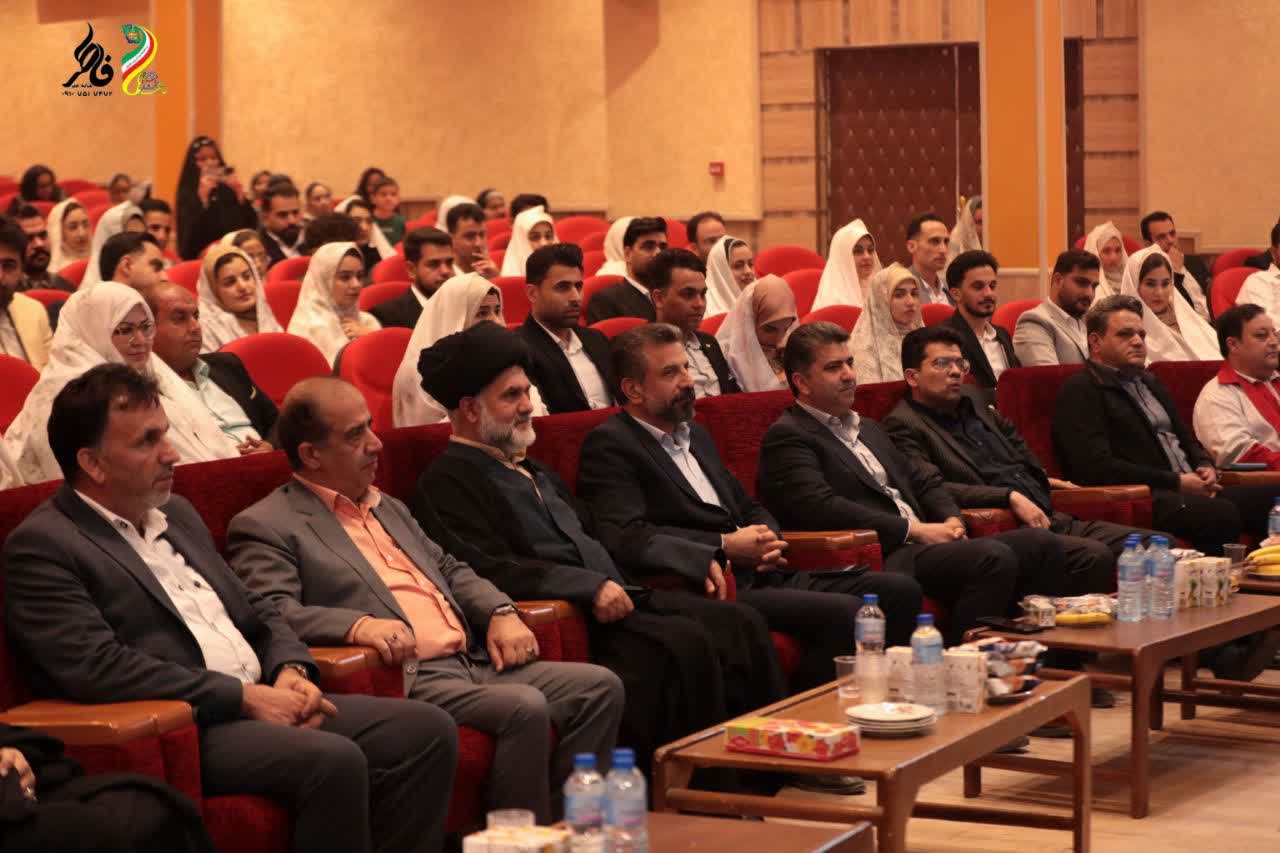 مراسم جشن بزرگ ازدواج ۱۲۰ زوج جوان در شهرستان اشکذر برگزار شد