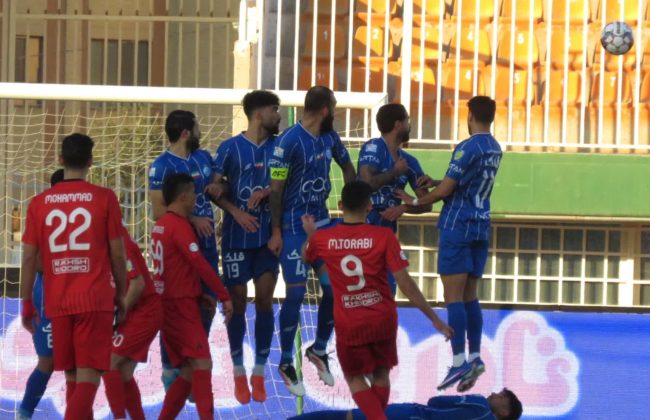 گزارش تصویری اختصاصی از دیدار استقلال و تراکتور در یزد