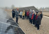 بازدید دانش آموزان دبستان فرزانگان کوشای اشکذر از نیروگاه خورشیدی دانشگاه آزاد اسلامی اشکذر