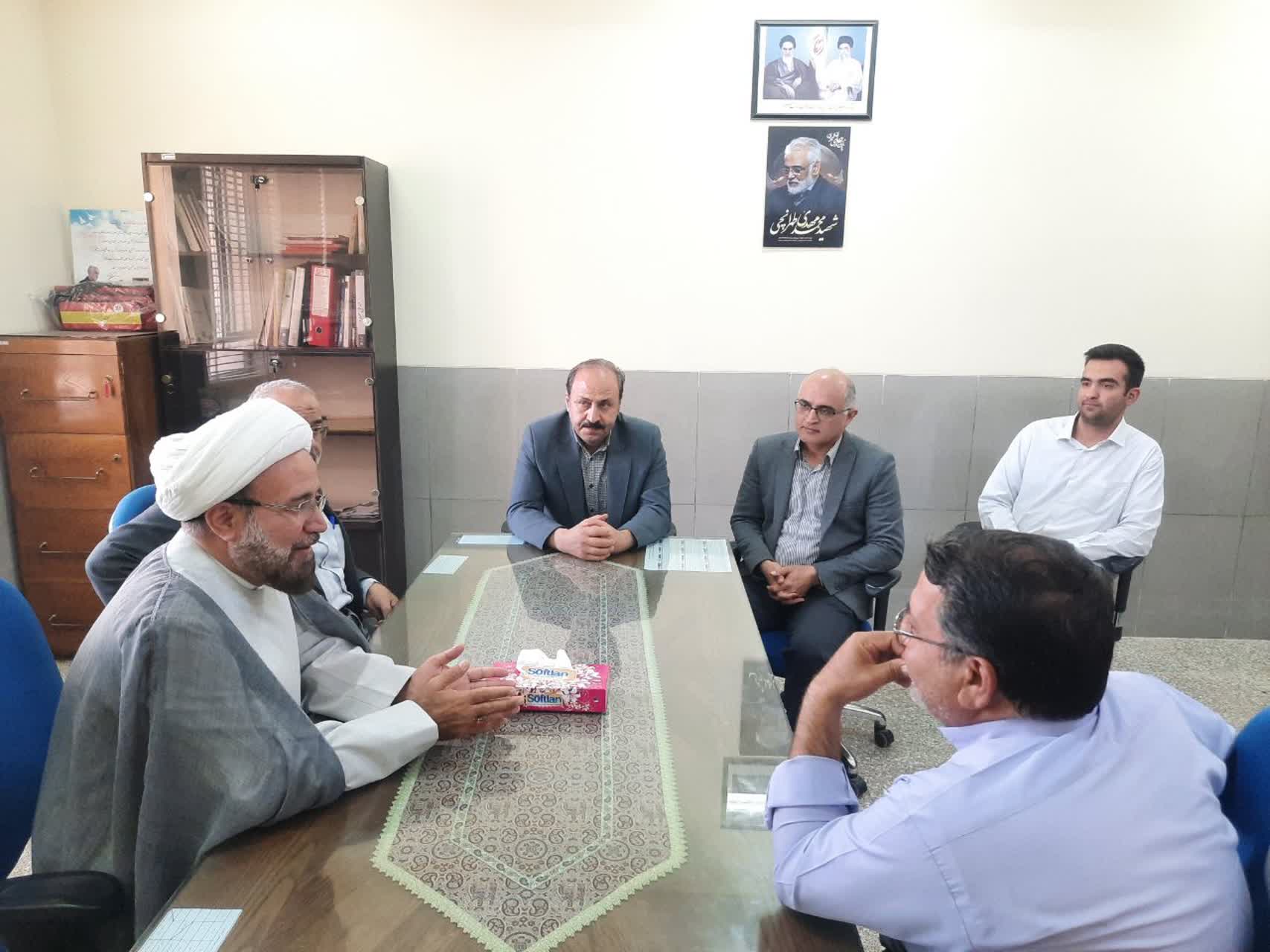 دیدار امام جمعه شهرستان اشکذر با رئیس و کارکنان دانشگاه آزاد اسلامی اشکذر
