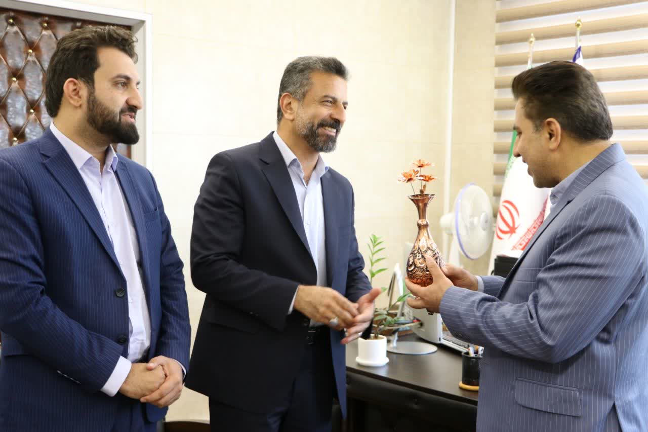دیدار فرماندار و رئیس شورای آموزش و پرورش شهرستان اشکذر با مدیرکل نوسازی، توسعه و تجهیز مدارس استان یزد