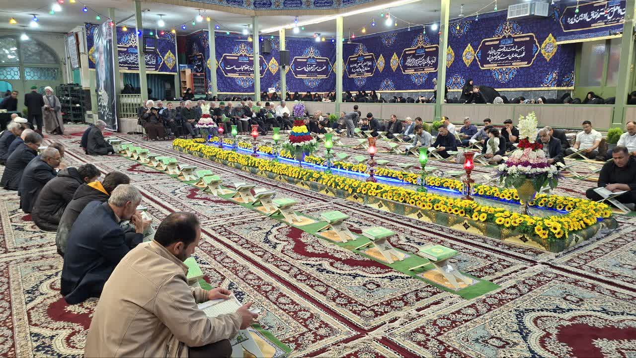 گزارش تصویری از آیین جزءخوانی قرآن کریم در حسینیه حاج سید اسماعیل اشکذر