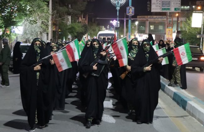 نمایش اقتدار و صلابت نیروهای مسلح خواهرِ شهرستان اشکذر در شب میلاد یگانه دخترِ موسی بن جعفر