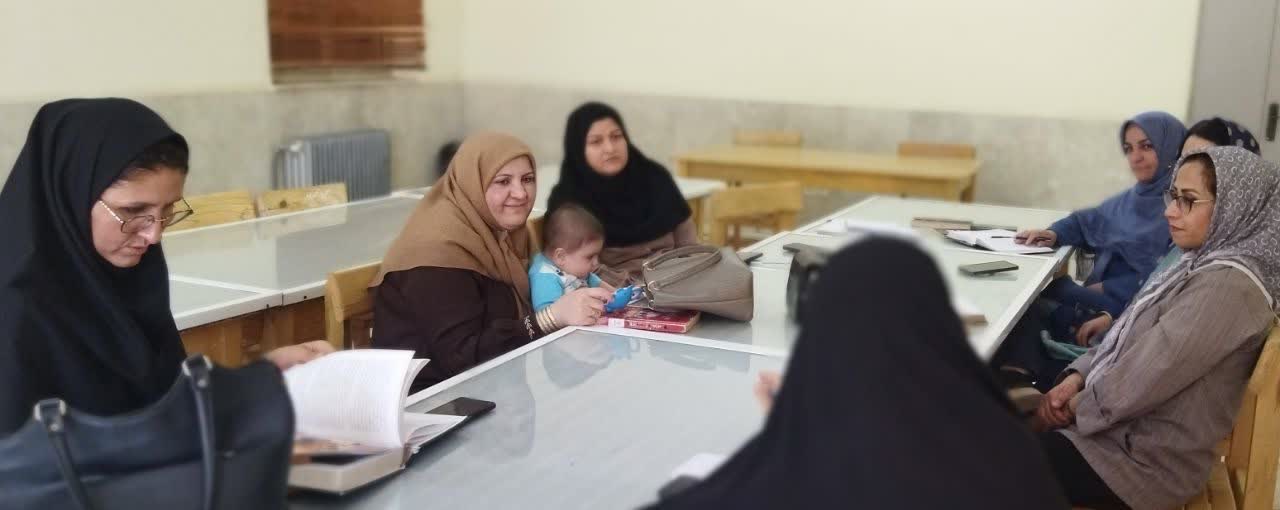 همزمان با دهه کرامت چهل و ششمین نشست کتابخوان کتابخانه مرحوم ذاکری برگزار شد