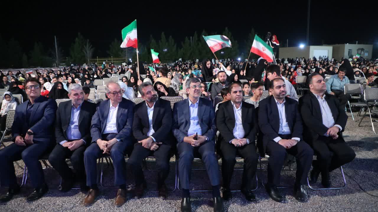 حضور استاندار یزد در تجمع امام رضایی‌های روستای شمسی اشکذر