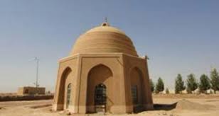 گنبد تاج؛ نگین خشتی کویر در قلب ابراهیم‌آباد رستاق شهرستان اشکذر