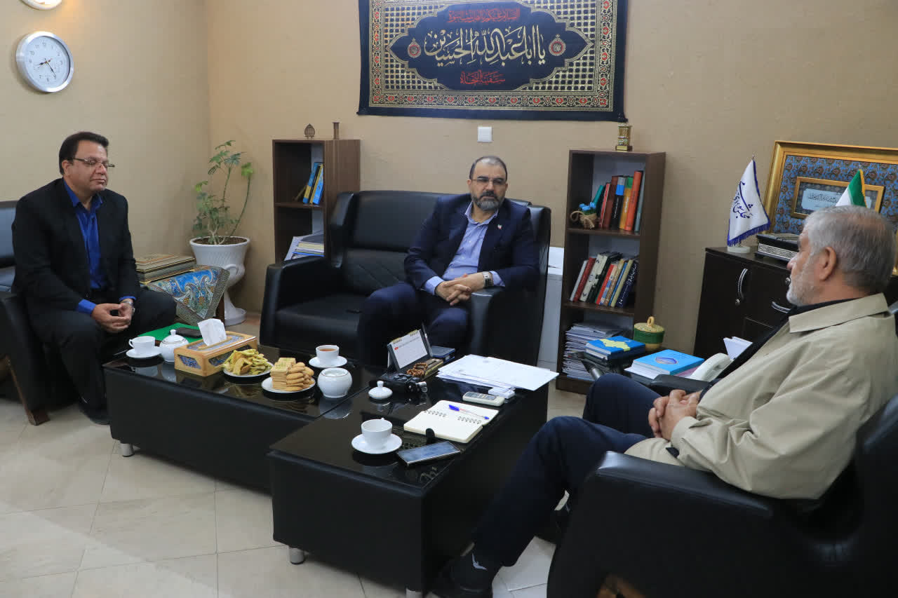 دیدار مدیرکل تعاون، کار و رفاه اجتماعی یزد با دکتر جوکار