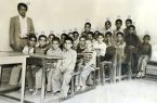 قاب خاطره‌انگیز از کلاس دوم دبستان شهید رجایی اشکذر؛ تصویری تاریخی از سال ۱۳۵۸