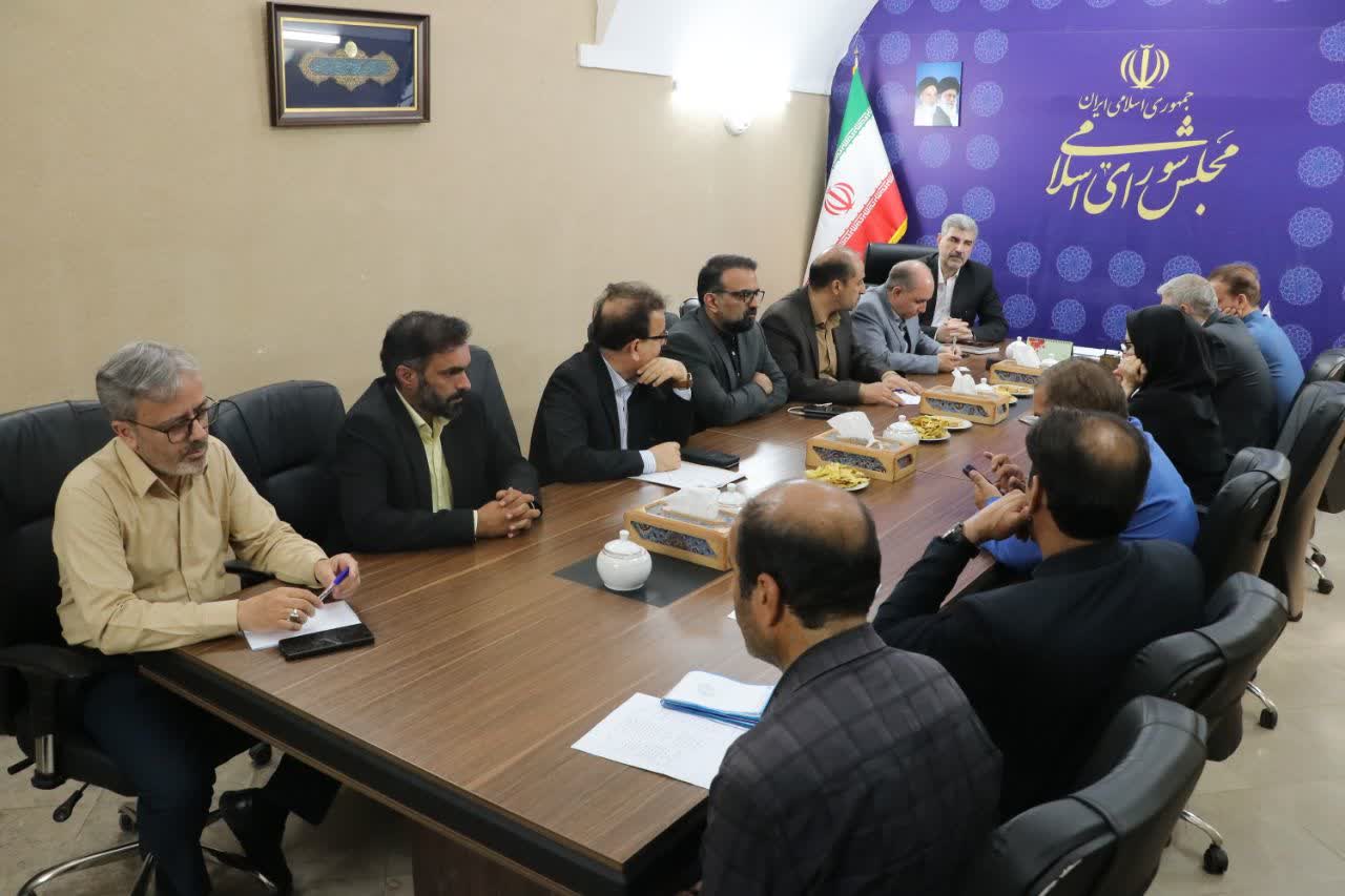 نشست بررسی مصوبات چمن مصنوعی حوزه انتخابیه یزد، اشکذر، زارچ و بخش ندوشن