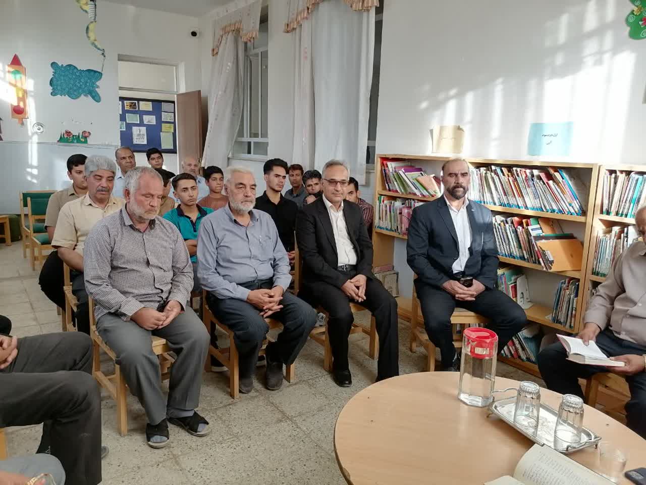 نهمین نشست فرهنگی و ادبی روستای شرف‌آباد رستاق شهرستان اشکذر برگزار شد