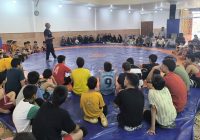 حضور قهرمان کشتی کشور در اشکذر به مناسبت هفته تربیت بدنی